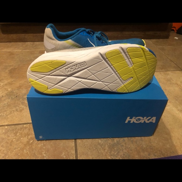 hoka carbon fiber plate